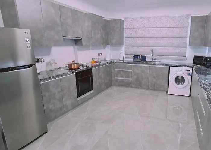 Centro * لارنكا